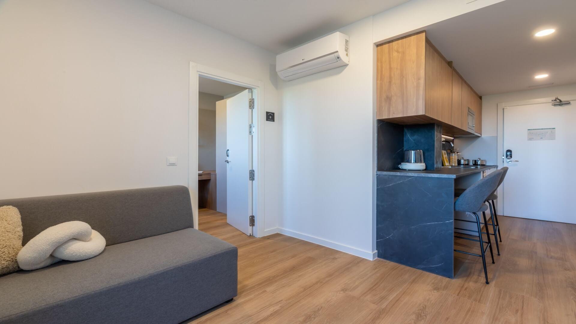 Classic Room (2-Bed) with Terrace