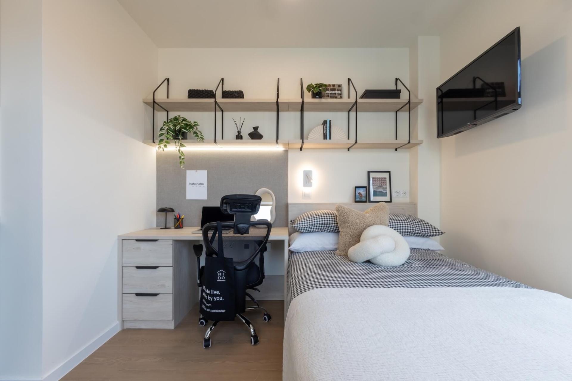 Deluxe Studio with Terrace 3