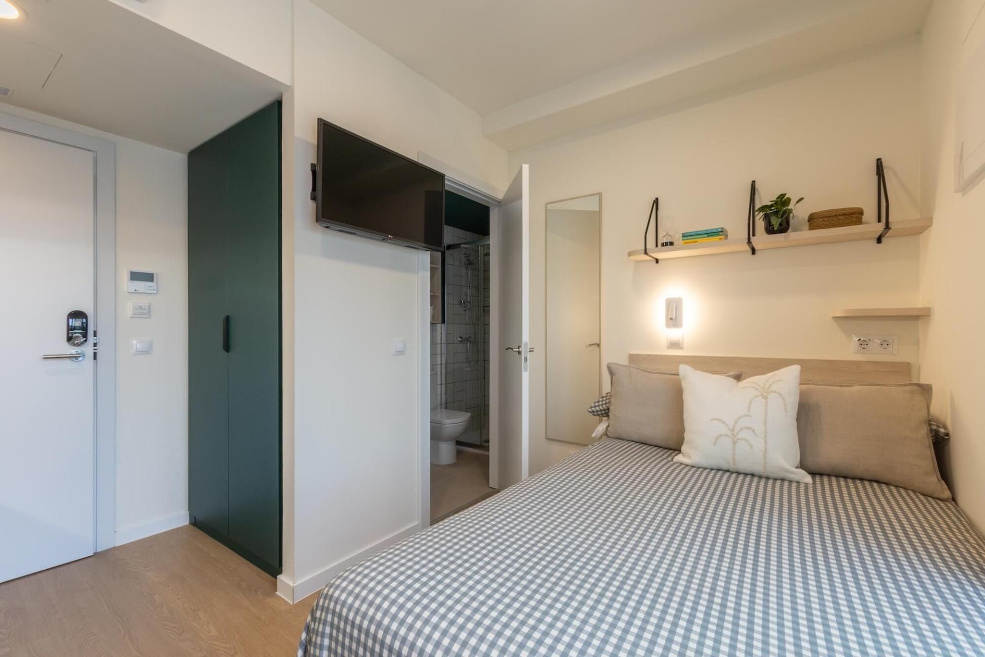 Classic Studio with Terrace 6