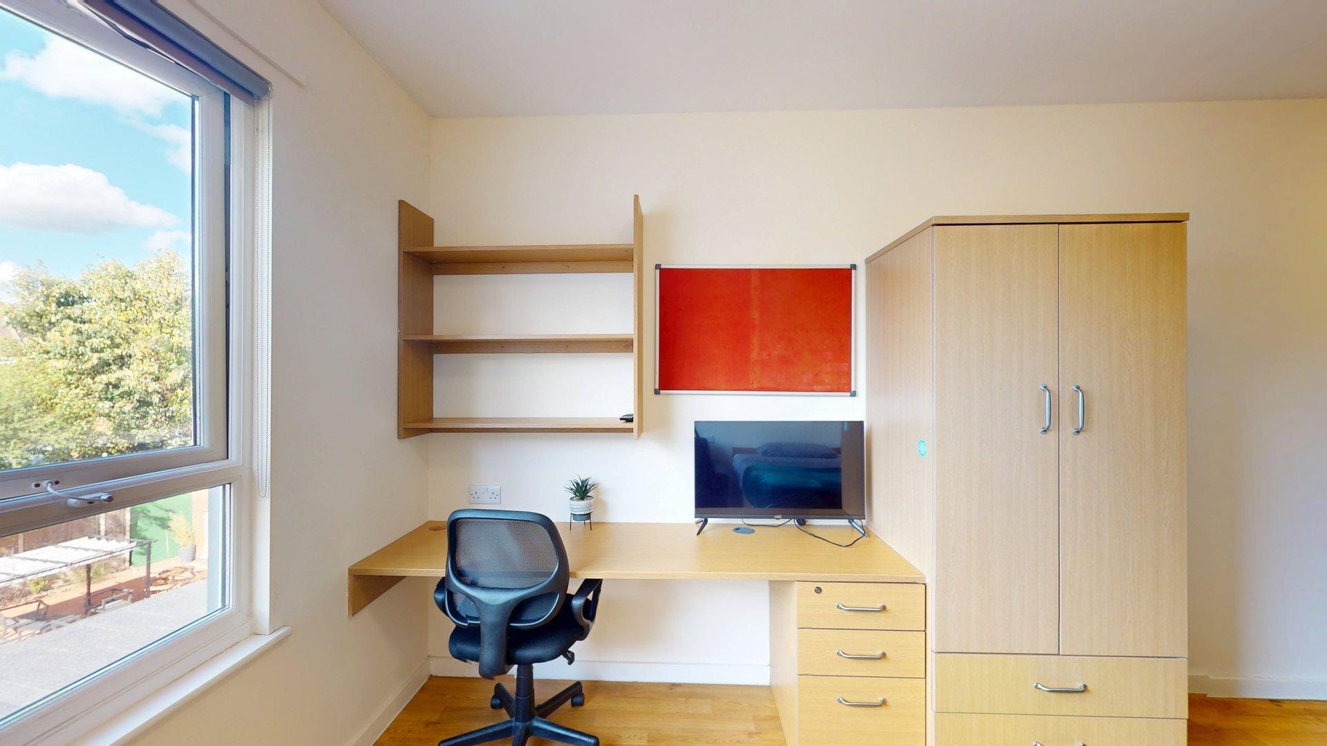 Studio - 2nd Floor 48
