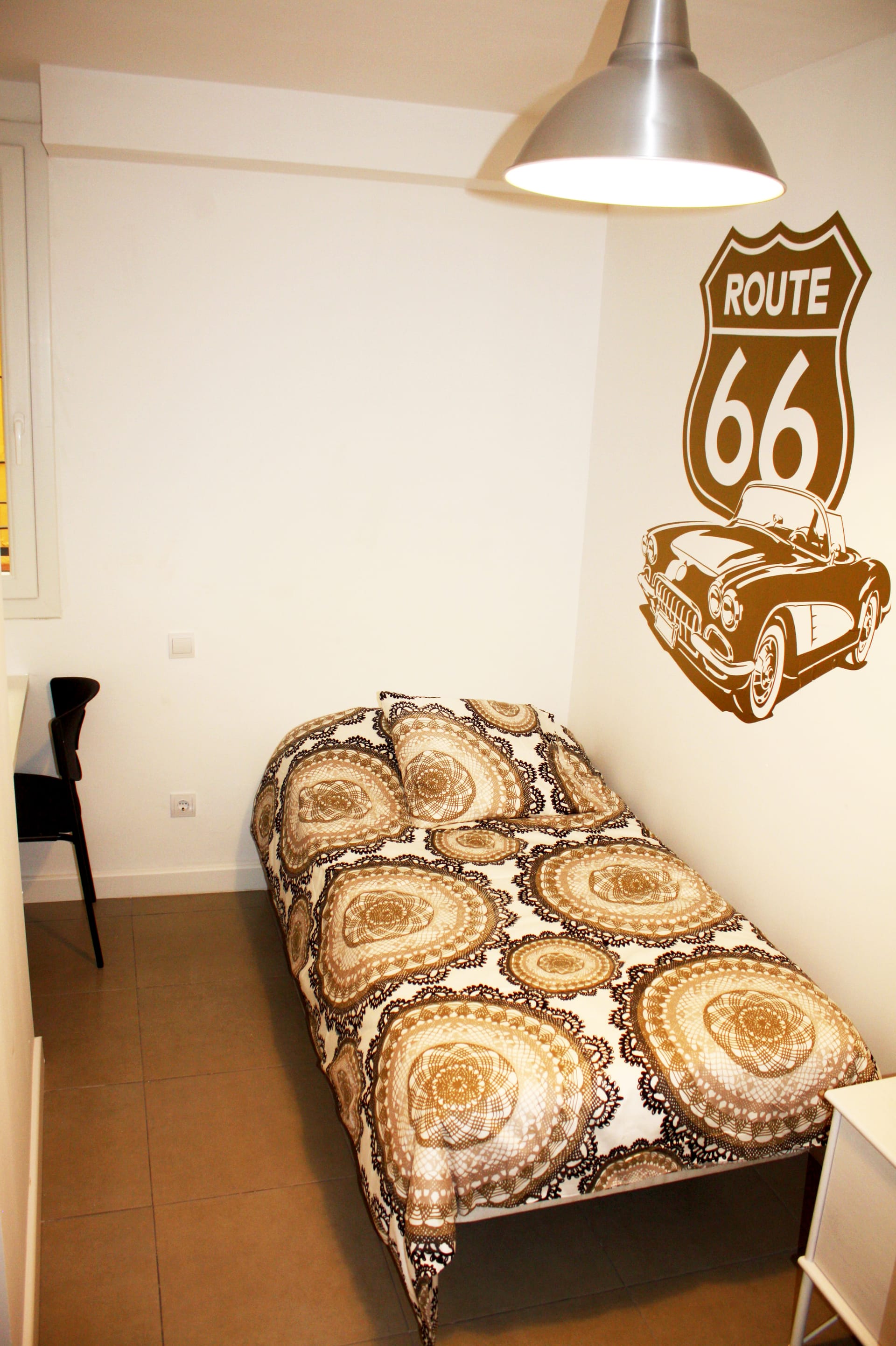 Arenal 1, Room 8, Madrid