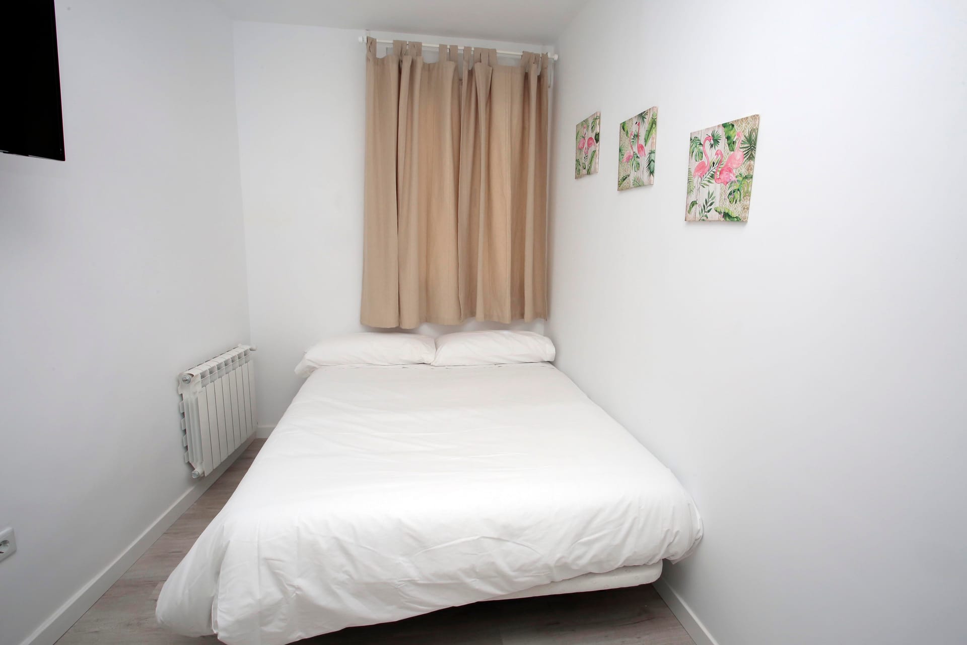 Arenal 4, Room 14, Madrid