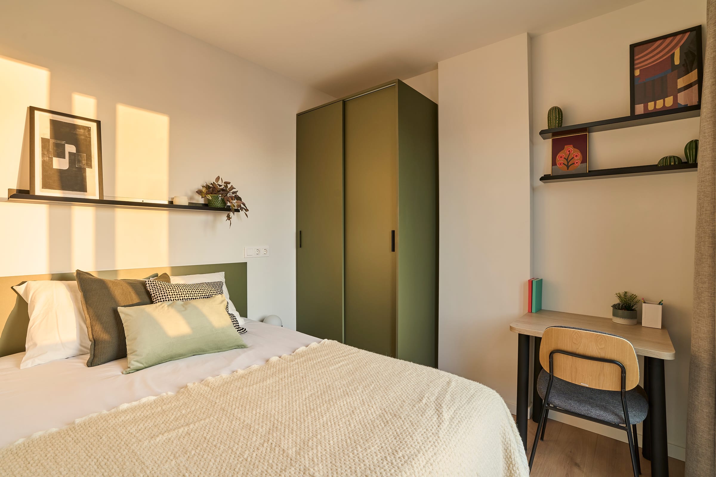 2 Bed Apartment with Terrace