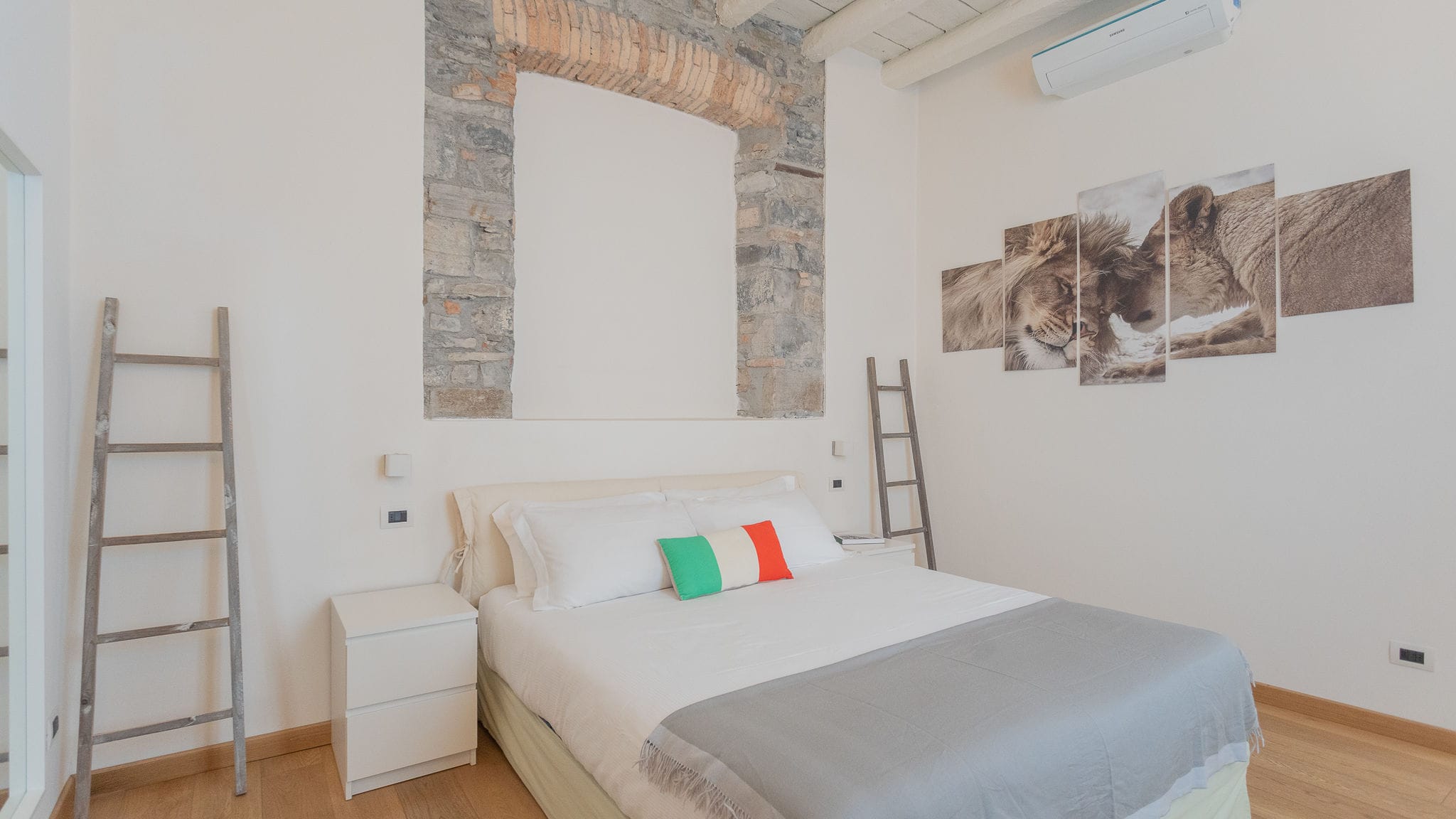 Wine Not Apartment in Como City Centre