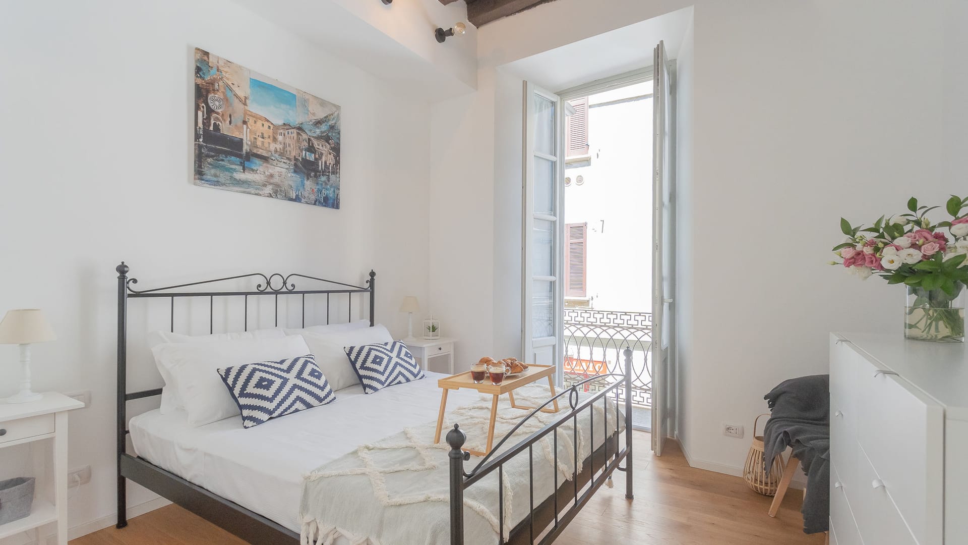 Independence Apartment with Balcony