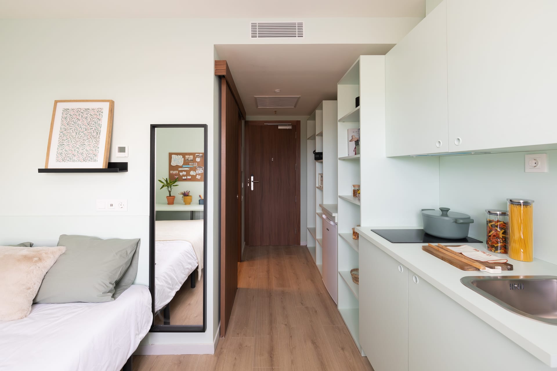 Plus Studio Unit 5