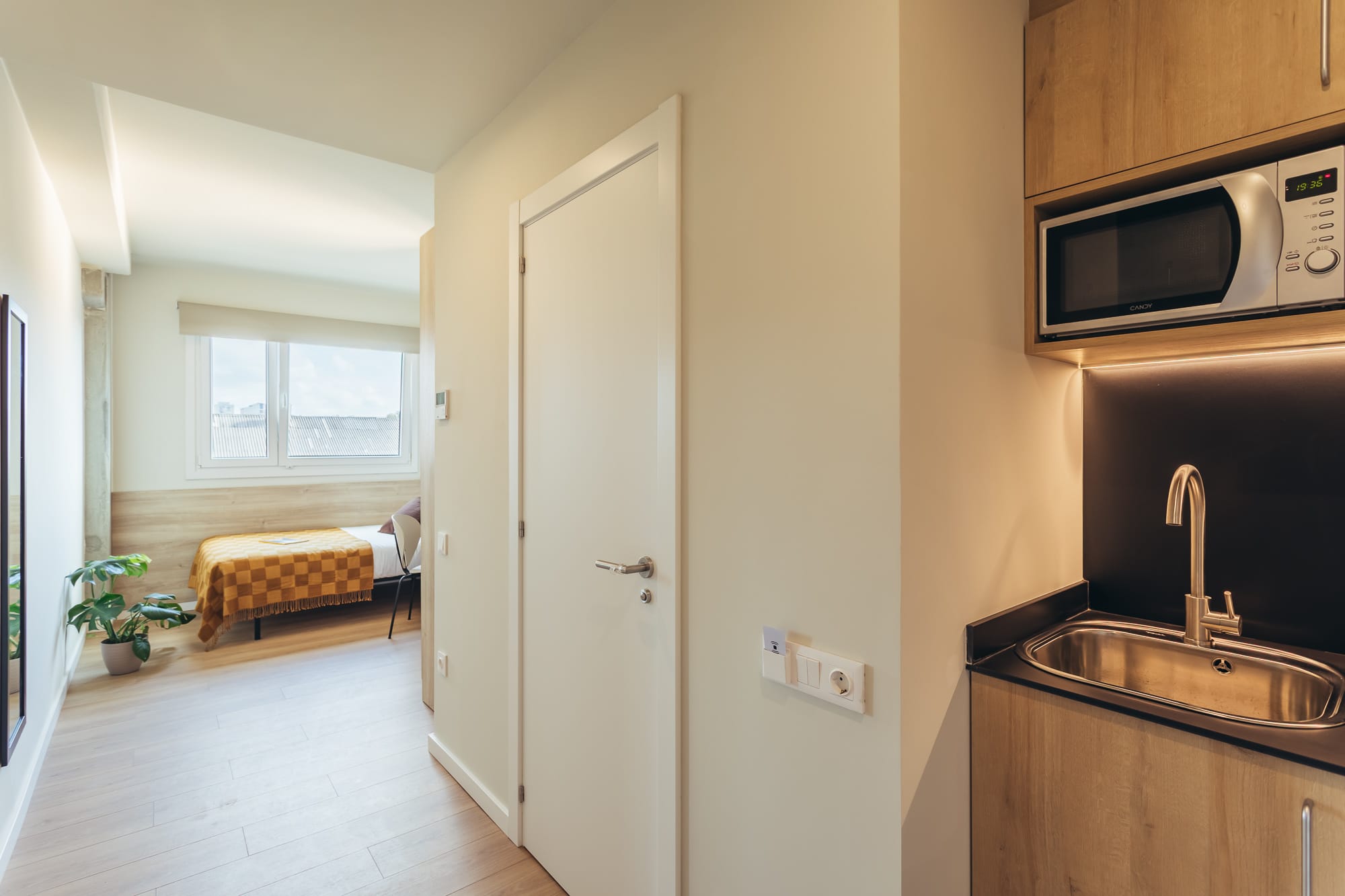 Studio plus Unit 5