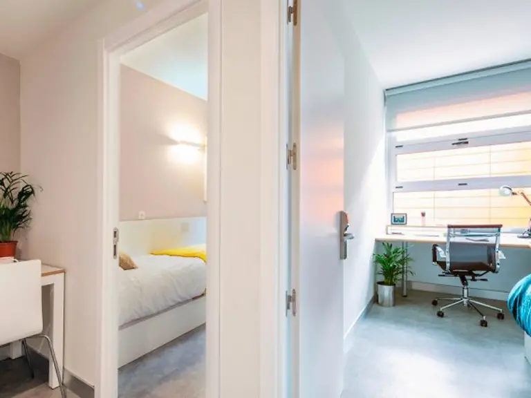 Individual with Shared Bathroom Unit 5