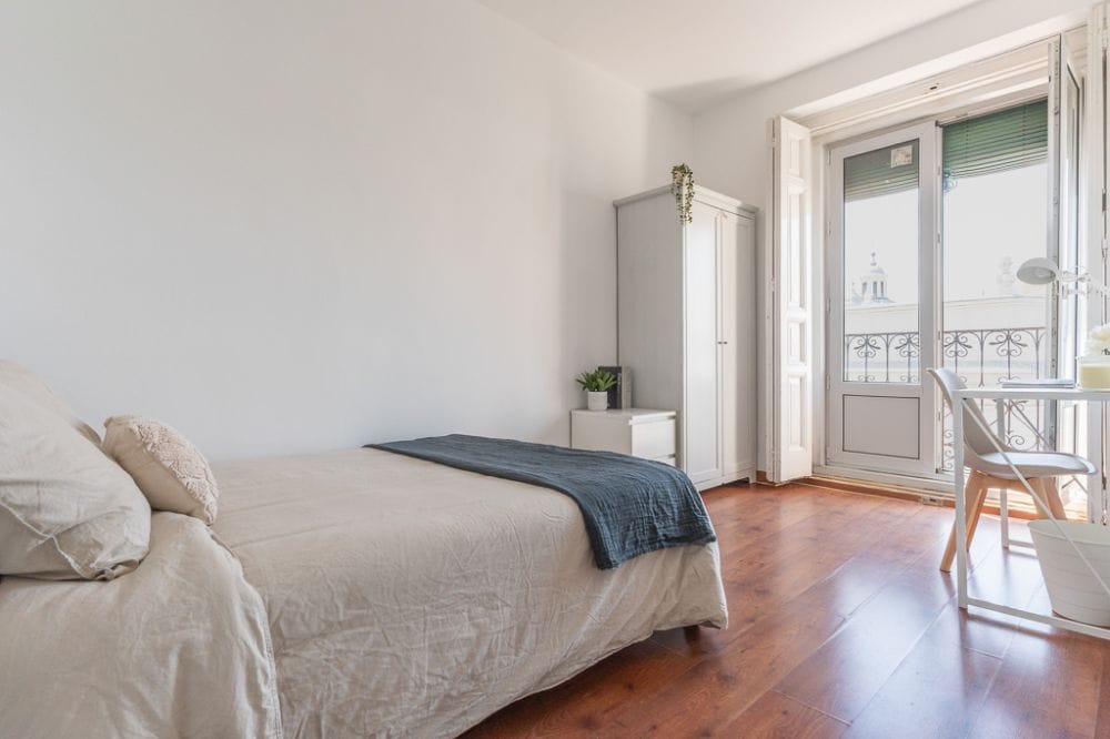Nice room near Sol