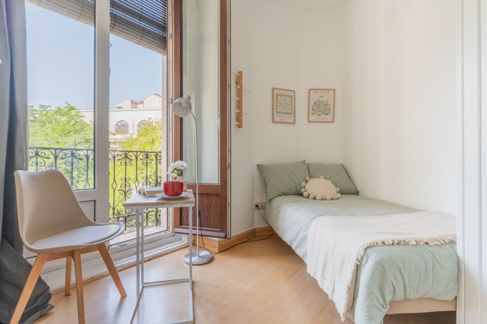 Beautiful single room in Bailén