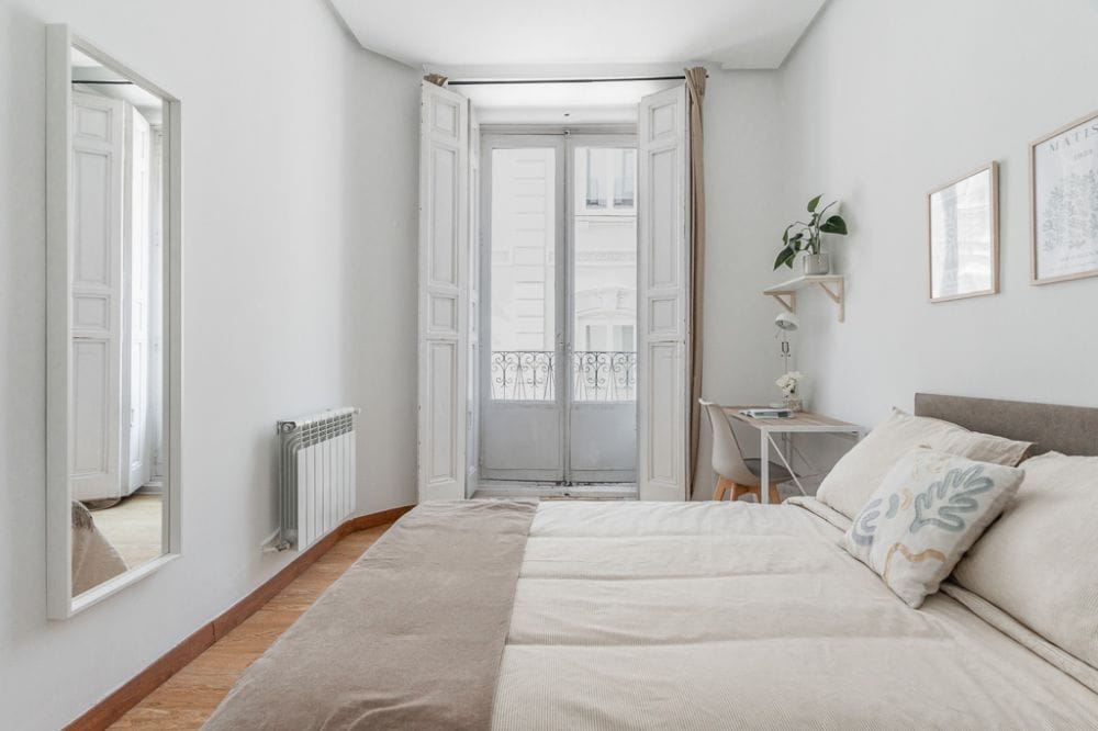 Beautiful room in Redondilla Street