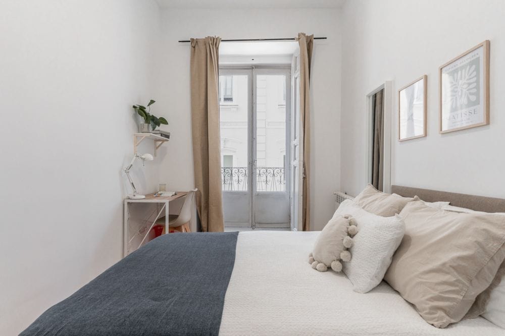 Large room in Redondilla Street