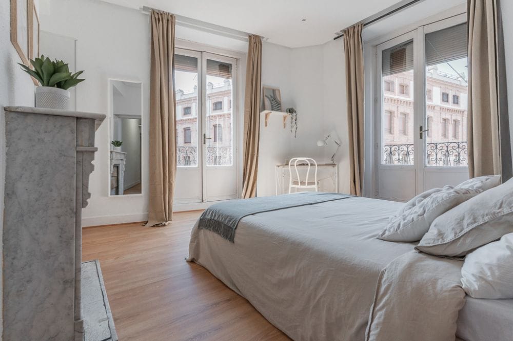 Bright room in Redondilla Street