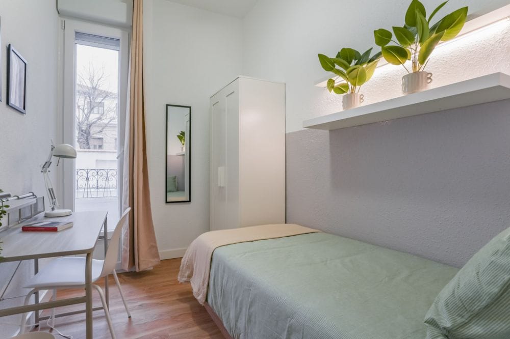 Cozy Room in the Heart of Madrid