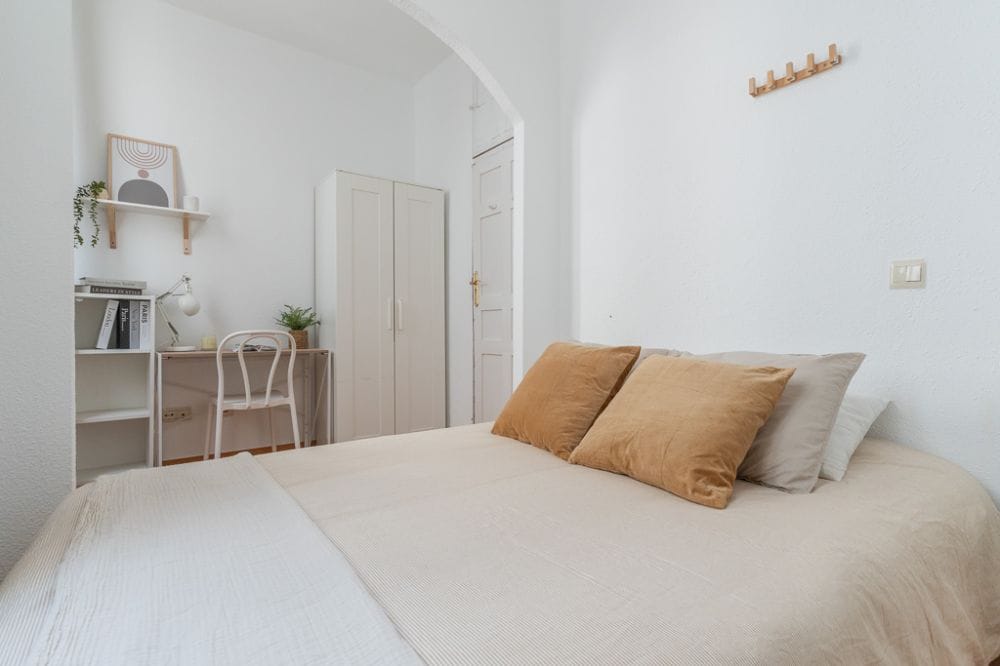 Lovely room in Redondilla Street