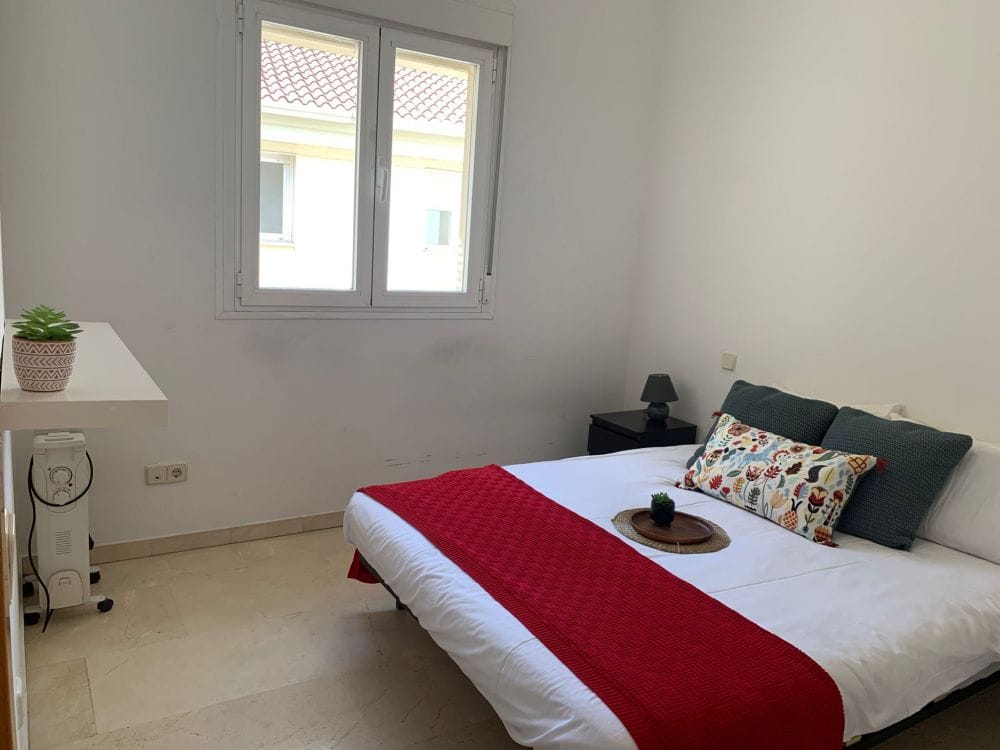 Room with private bathroom in Bordadores