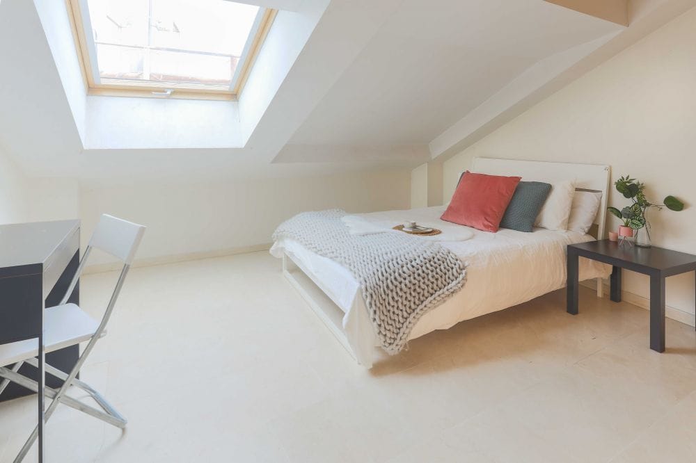 Very bright room in Bordadores