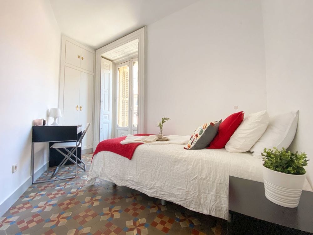 Centric room in Galdo street