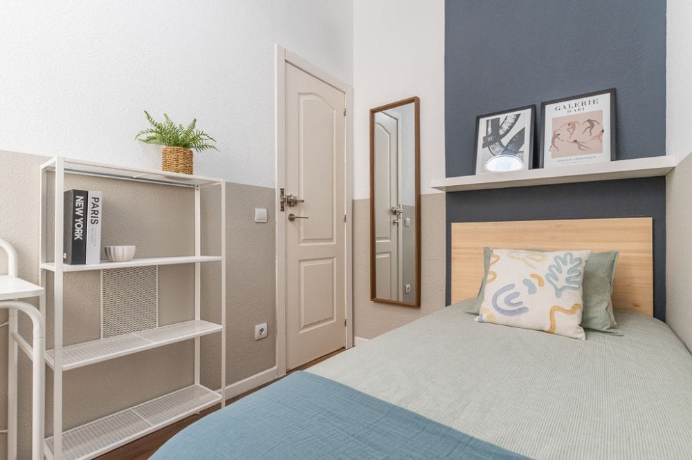 Modern room in Caños del Peral