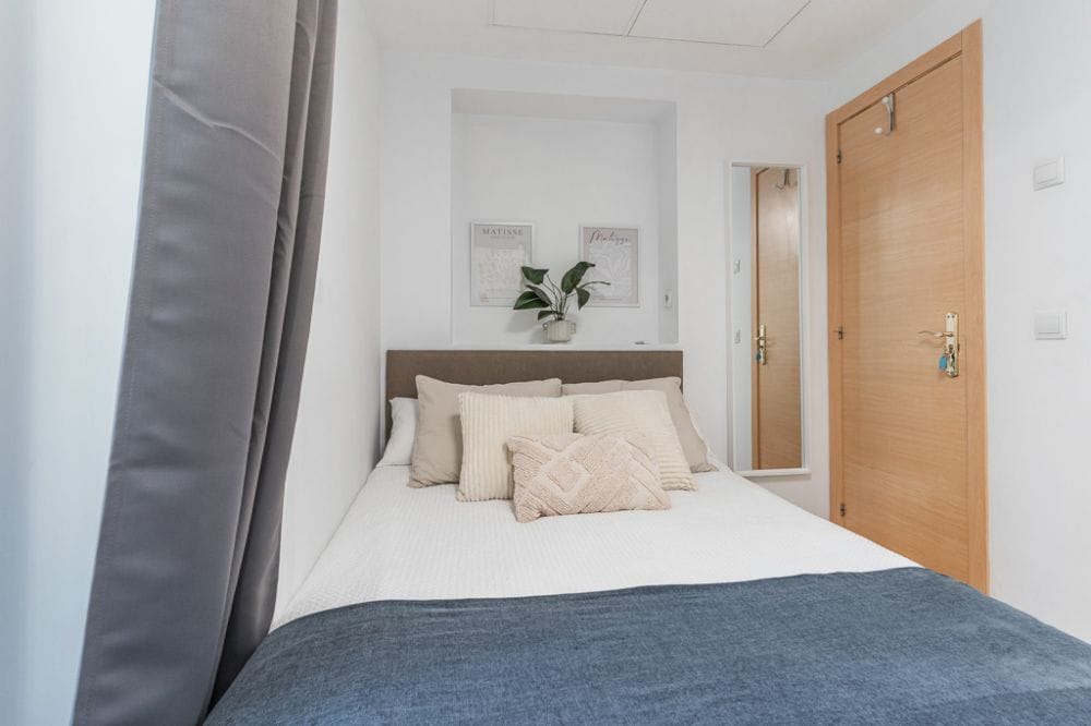 Nice room in Plaza de Santa Cruz