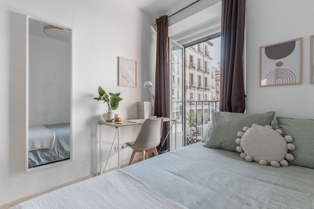 Beautiful room in Plaza de Santa Cruz