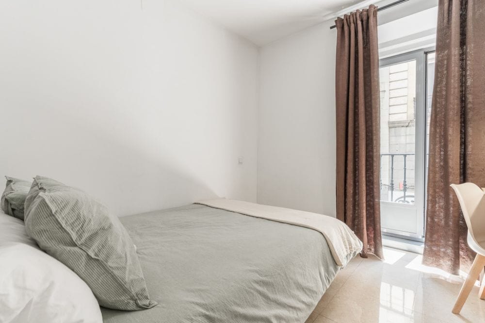 Wonderful room in Plaza de Santa Cruz