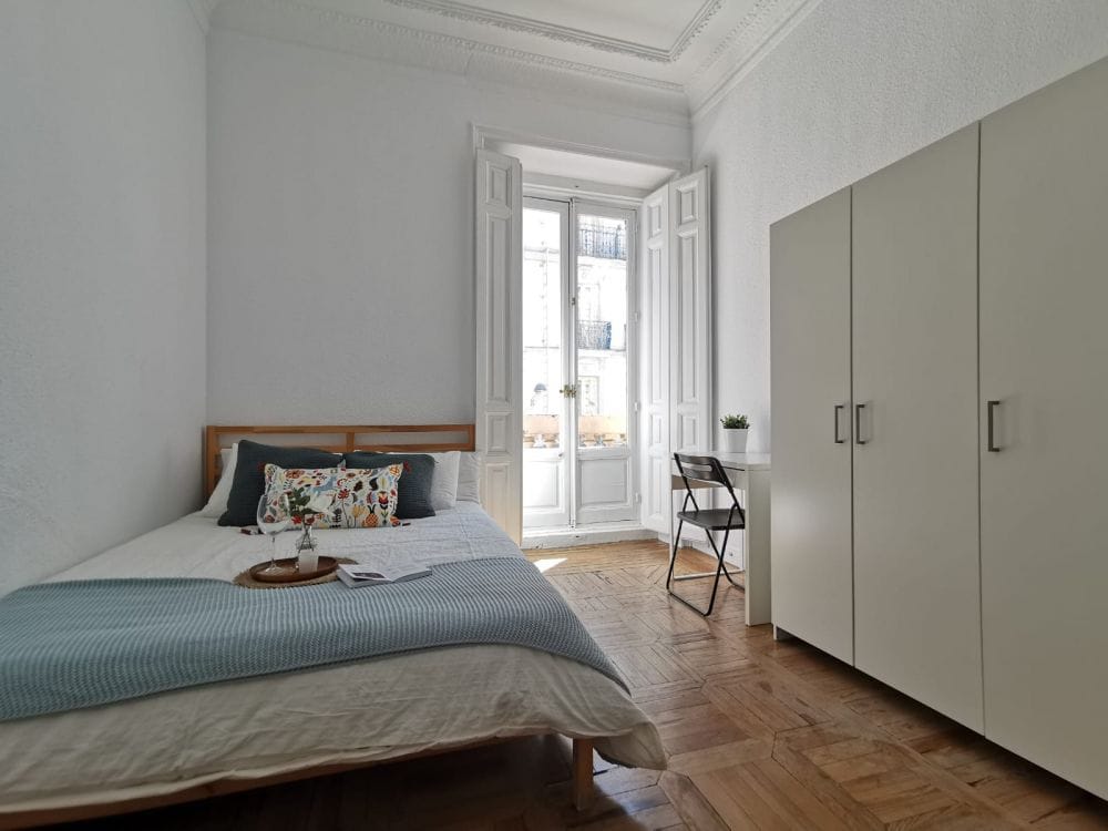 Beautiful room in Preciados, Madrid