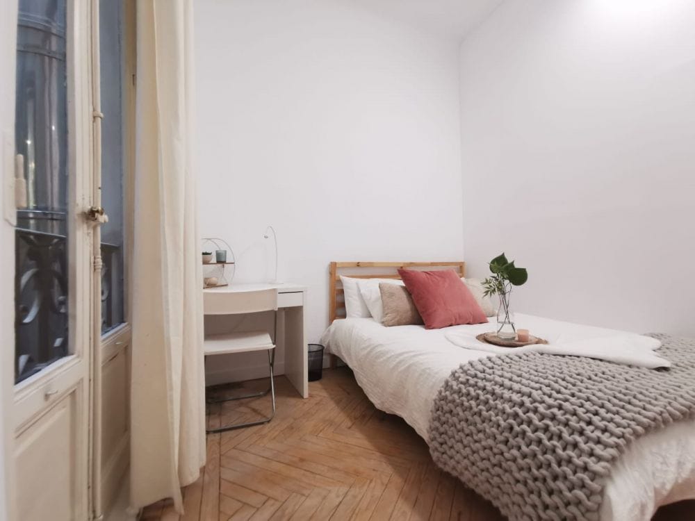 Charming room in Preciados, Madrid