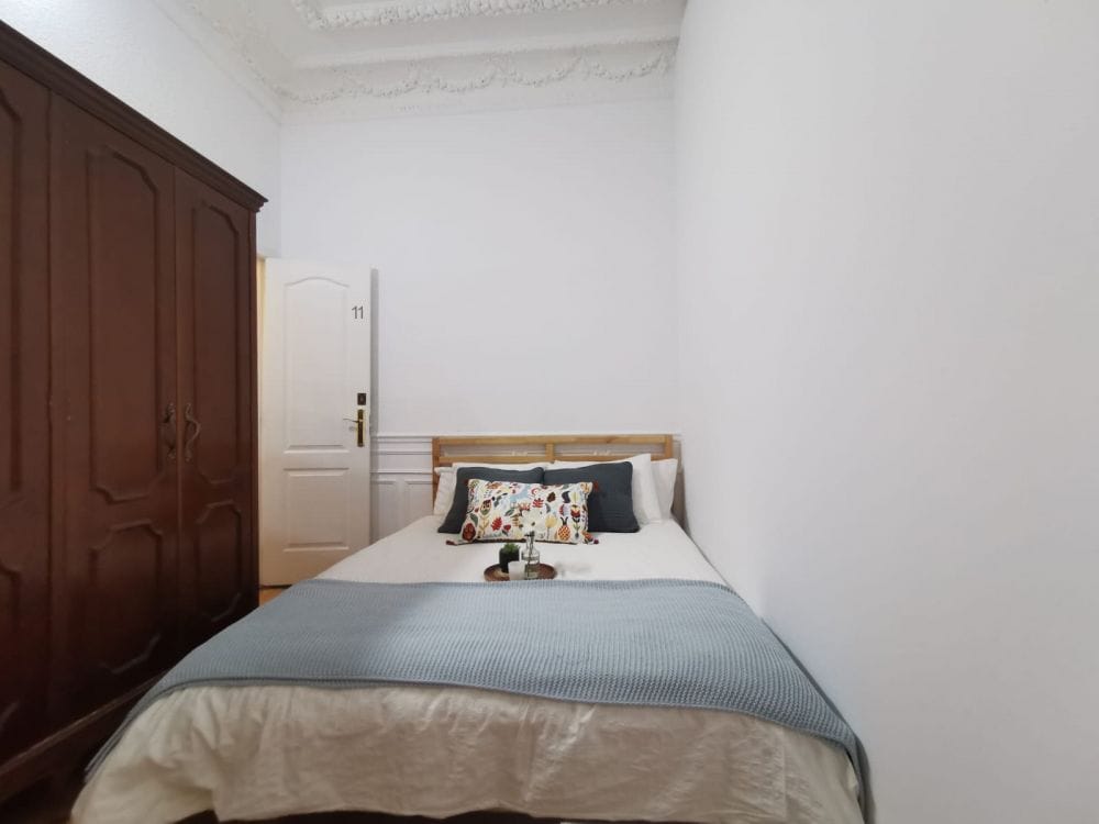 Spacious room in Madrid