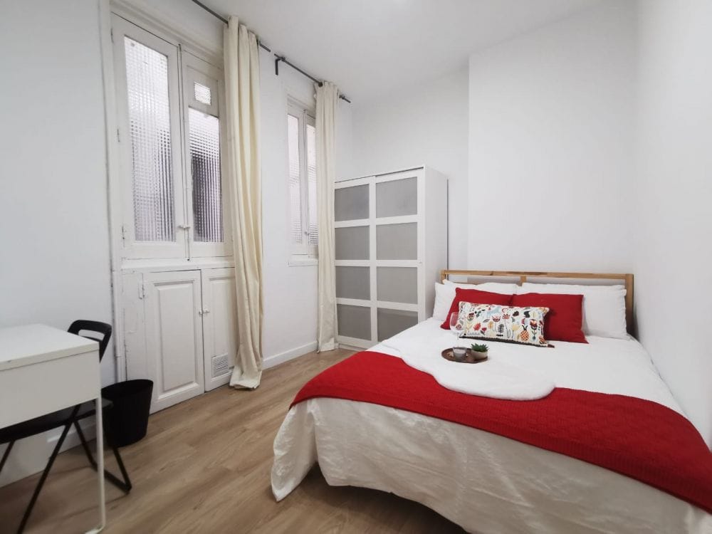 Nice room in Preciados Street