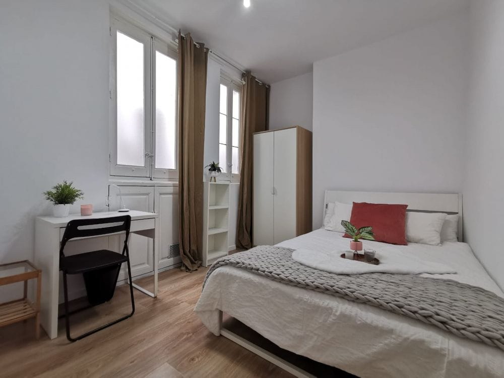 Wonderful room in Preciados Street