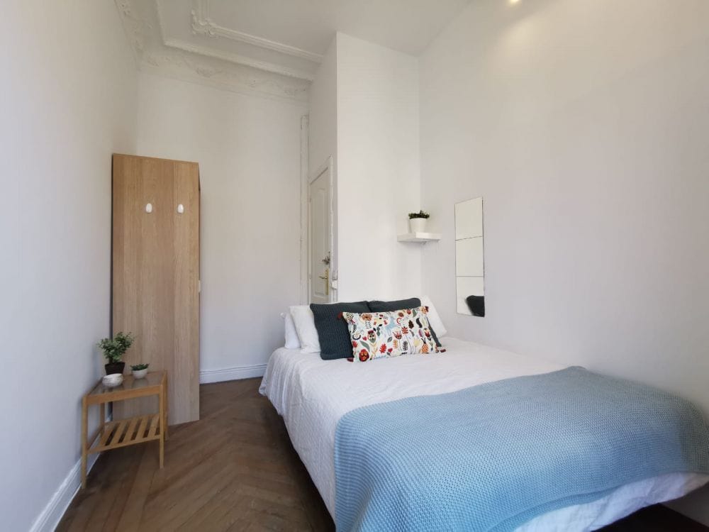 Attractive room in Preciados