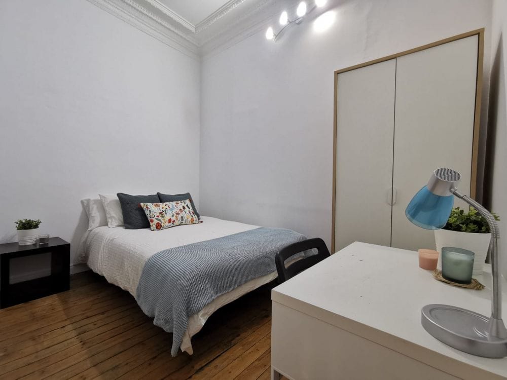 Fantastic room in Preciados