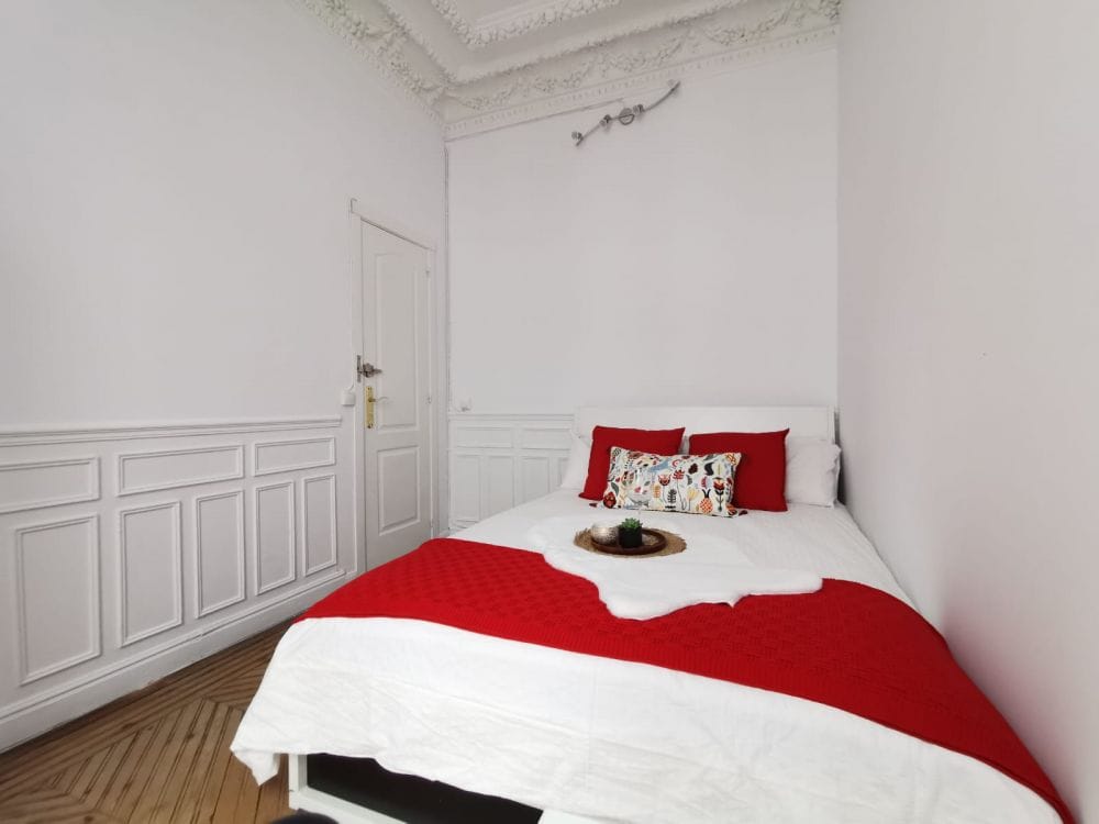 Beautiful and cozy room in Preciados, Madrid