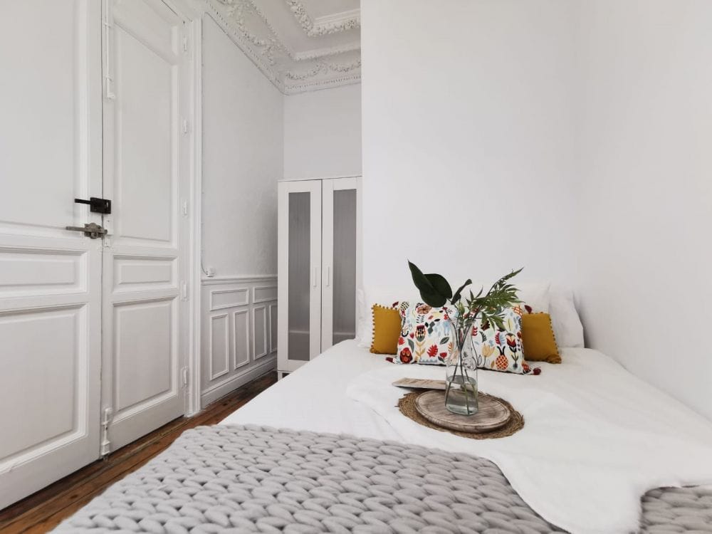 Ideal room located in Preciados