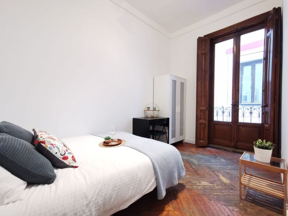 Nice room in Madrid, Preciados Street