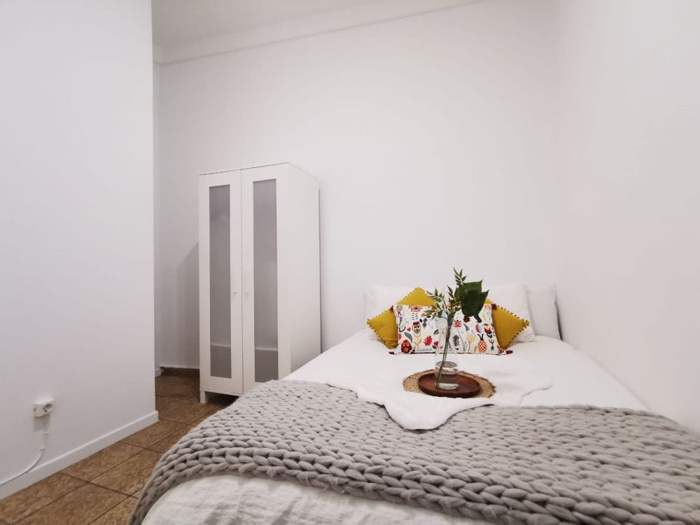 Charming room in Madrid, Preciados Street