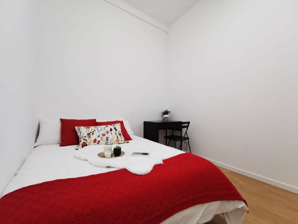 Lovely room in Preciados