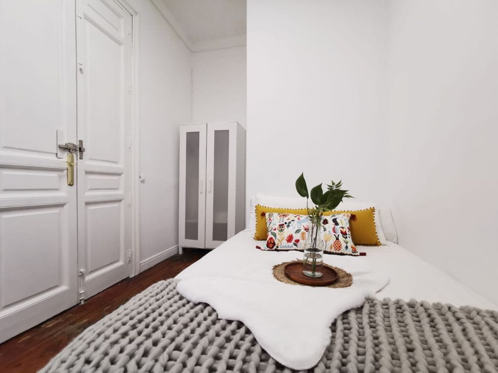 Excellent room in central Madrid