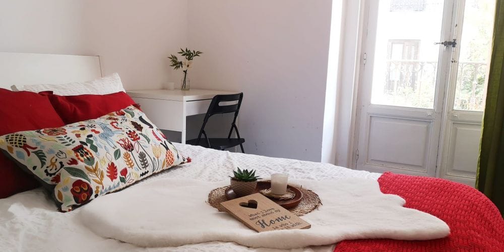 Very bright room in Preciados