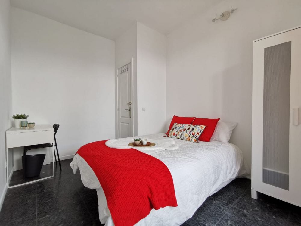 Room with views to Preciados Street