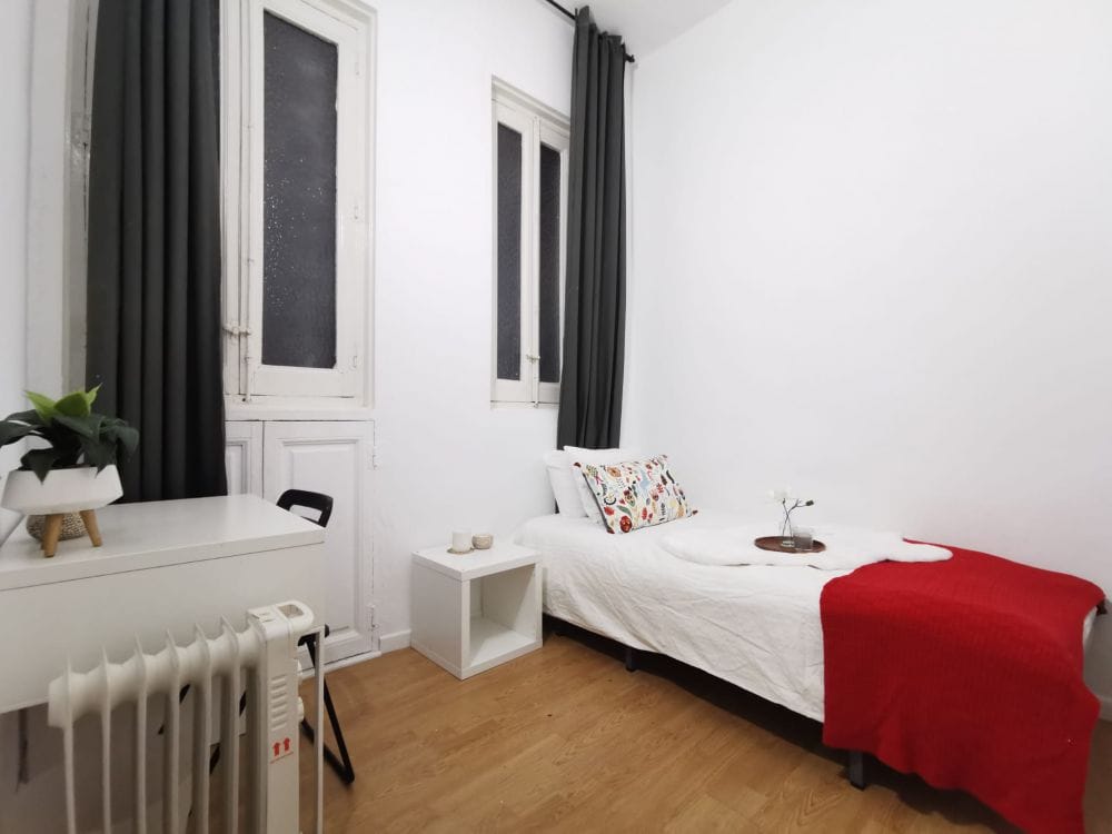 Individual room in central Madrid