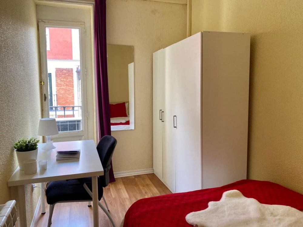 Cozy single room in Calle Conde de Aranda