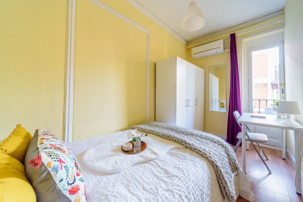 Charming single room in Madrid
