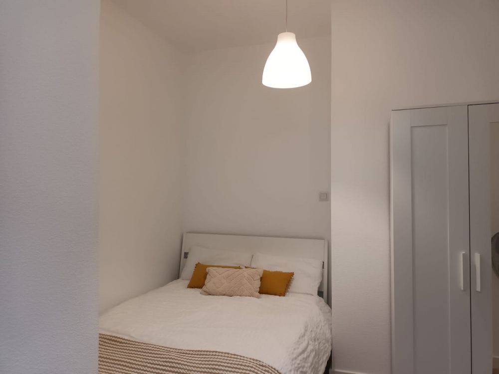 Nice double room in Calle Conde de Aranda