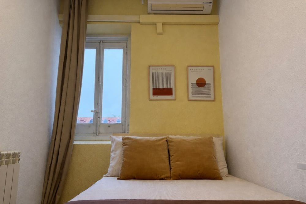 Lovely single room in Calle Conde de Aranda