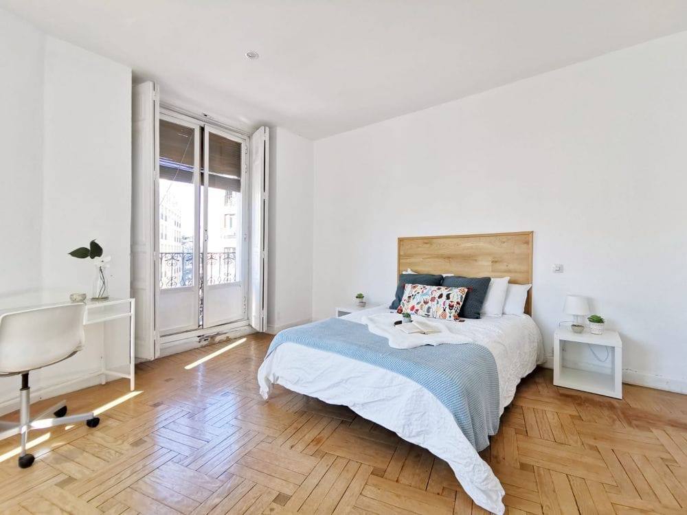 Room with two balconies in Madrid