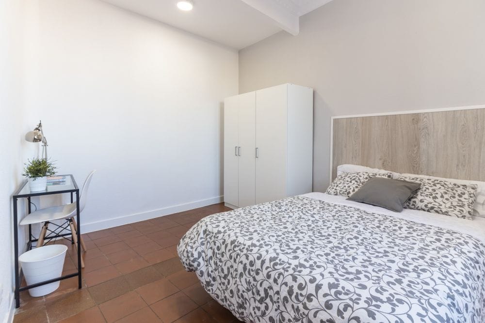 Big room in Plaza de Santa Ana