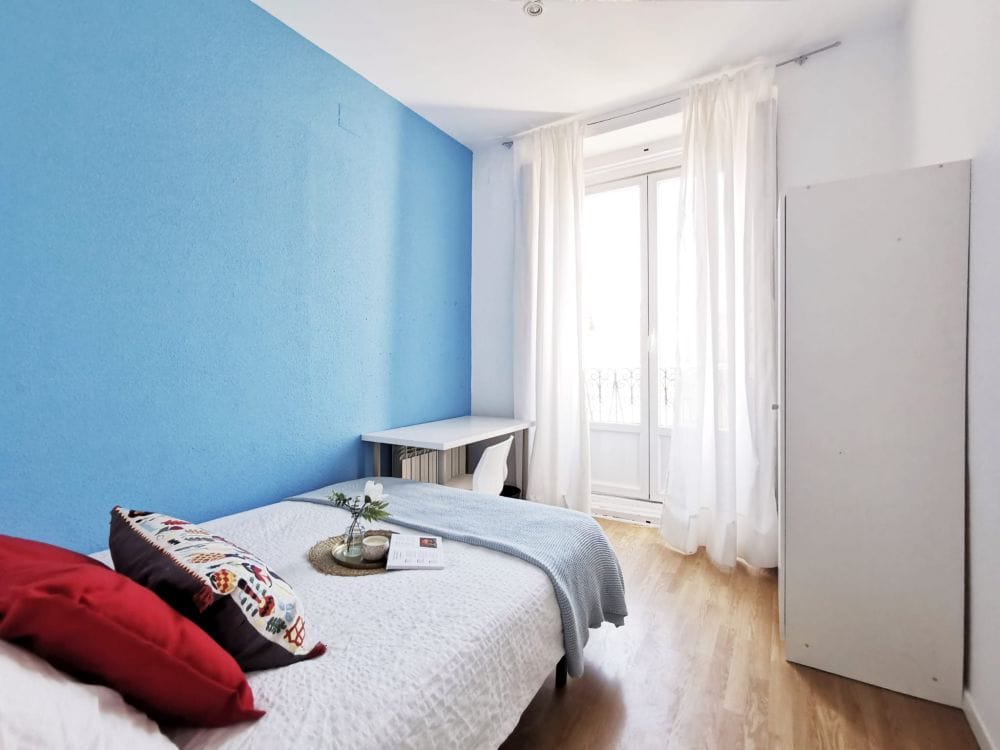 Comfortable room in Redondilla Street