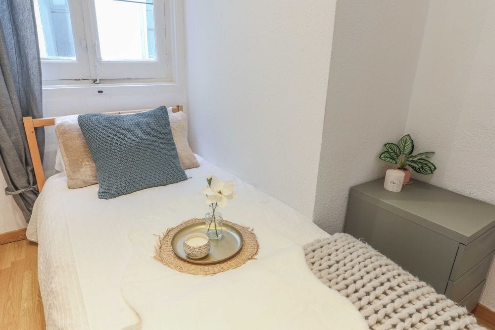 Cozy room in Redondilla Street
